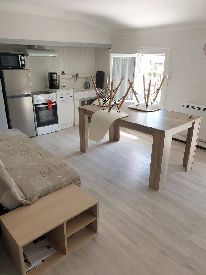 Appartement 62 M2 1Er Etage Avec Jardin Au Rdc Saint-Génis Exterior photo